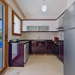 Talia Deniz Manzaralı *