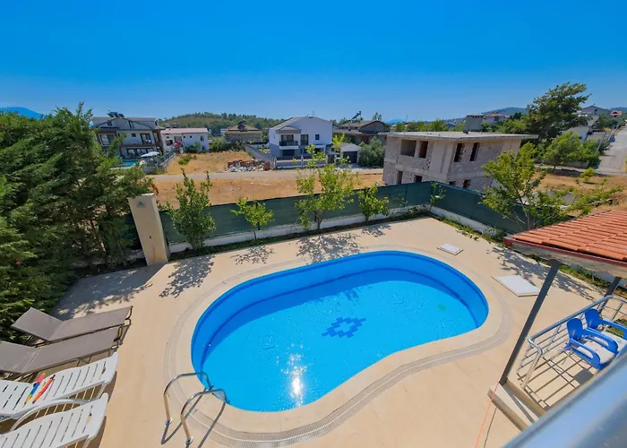 Talia Deniz Manzarali *