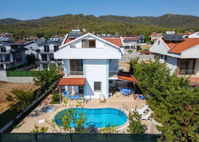 Talia Deniz Manzarali *